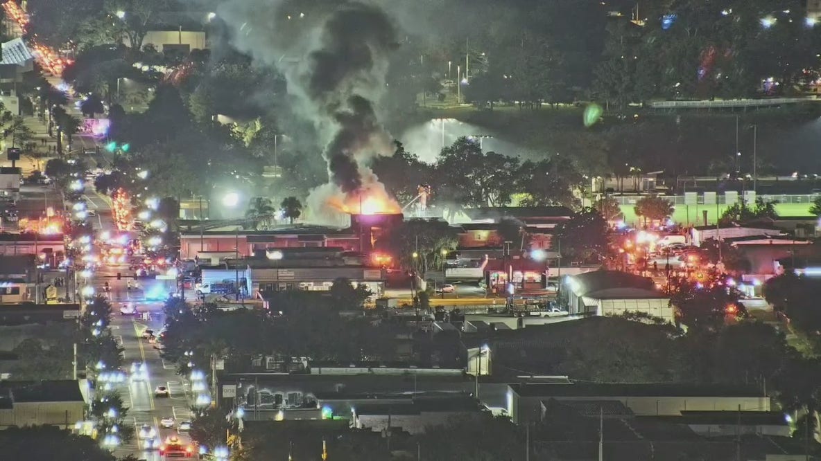 RAW: Large building fire in downtown Orlando